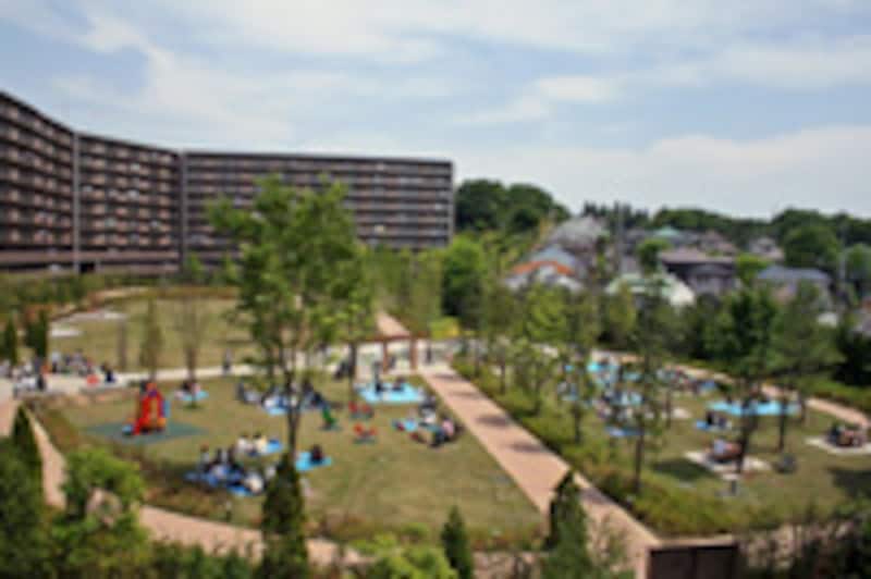 住民専用の広大なガーデンでイベントも行われる