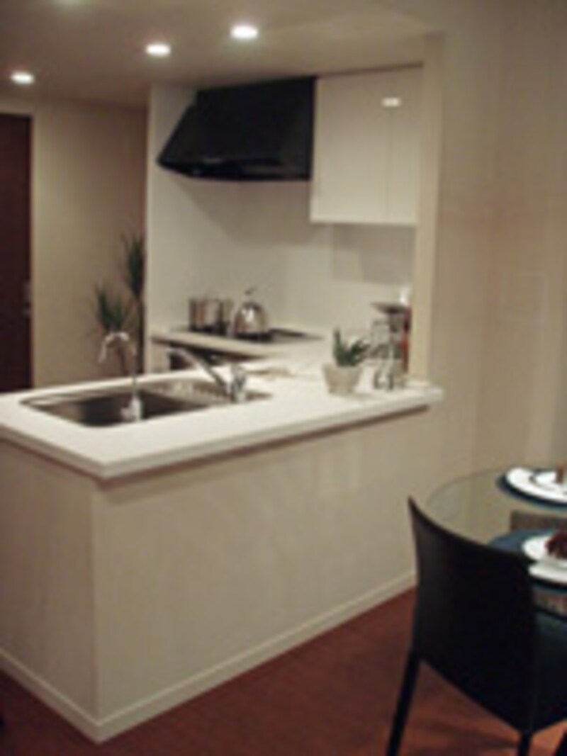 子どもの様子を見ながら料理できるオープンキッチン