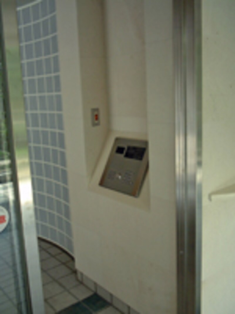 マンションエントランスのオートロック