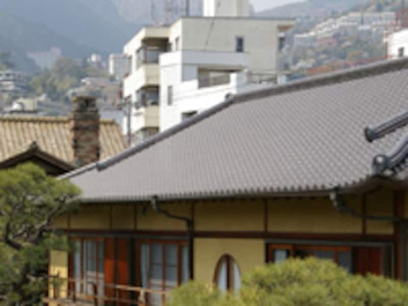 屋根が重いと耐震性上はマイナスとなる。