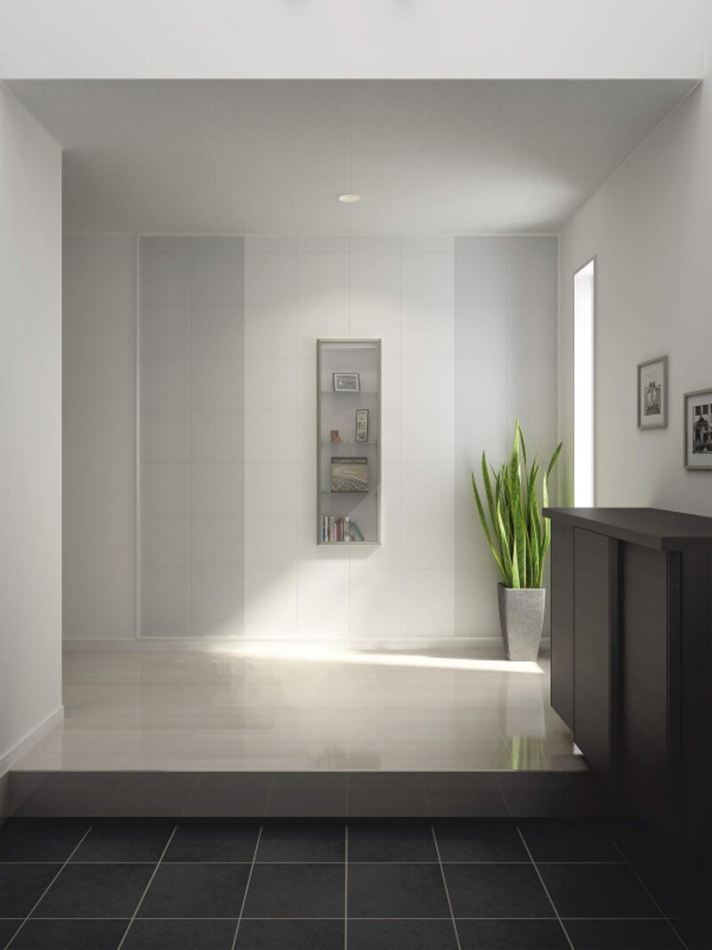 玄関の正面の壁に厚みを利用した見せる収納を。[壁厚収納undefinedカベピタ 飾り棚370L〈クリア〉]undefinedDAIKEN https://www.daiken.jp/