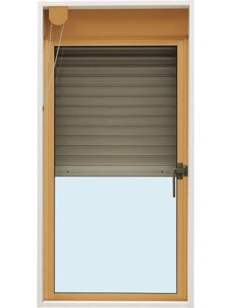 窓を閉めたまま室内側から手動で操作可能な小窓専用のシャッター。[内部操作シャッター 06013 内観ナチュラル ※半開] 内部操作シャッター 06013 内観ナチュラル ※半開]