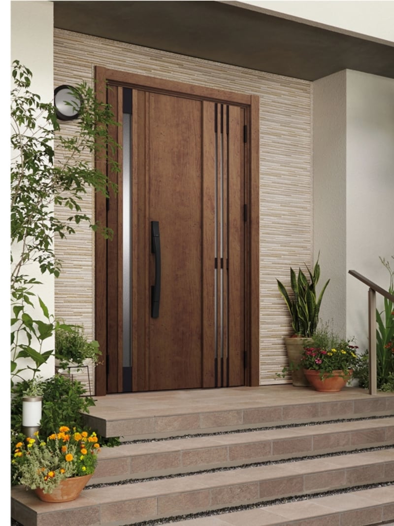 既存の枠の上に新しいドアを枠ごと取り付けるため1日で完成し、壁や床などを傷める心配もない。undefined[リシェント玄関ドア3]undefinedLIXILundefinedhttp://www.lixil.co.jp/