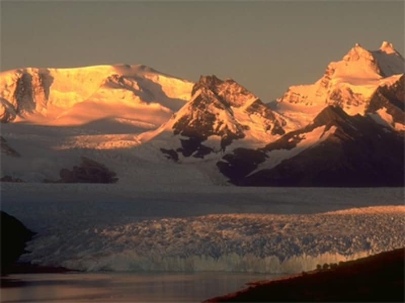 ペリト・モレノ氷河を見れば、誰もが自然の脅威を感じるはず
