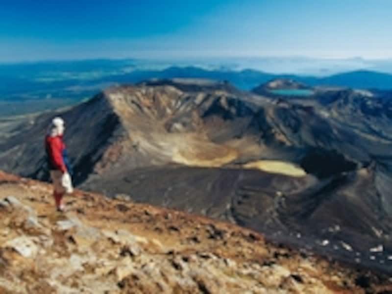 北島北部にあるトンガリロ国立公園。美しい景観を楽しむにはトレッキングが一番