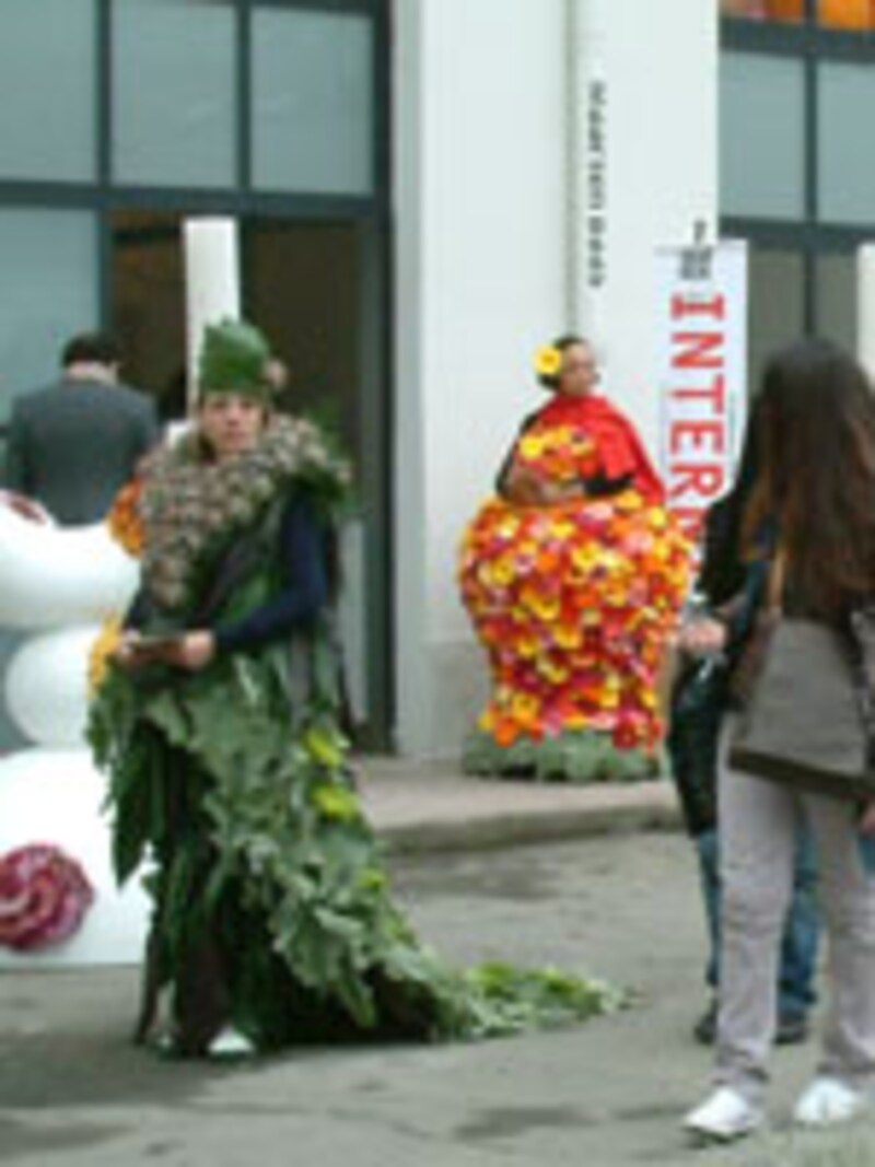 IKEAスパースタジオの前で行われていたパフォーマンス