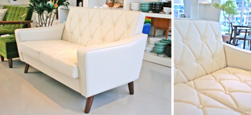 カリモク60の、2007年秋の新作ソファ、ロビーチェア2シーター（W1330×H700×D700×SH370 ）スタンダードアイボリー 80,430円（税込）