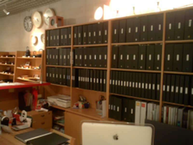 壁面いっぱいのファイル