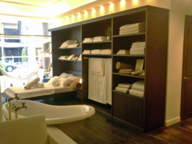 この色使いと落ち着いた雰囲気は、インテリアのお手本にしたい