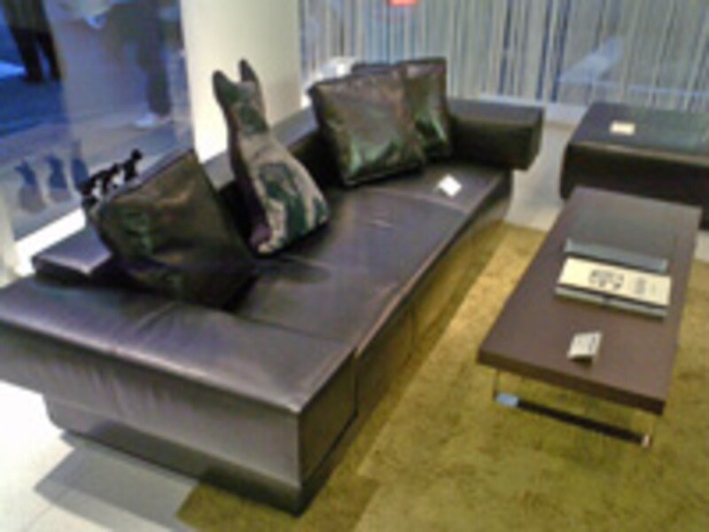 高級感のある本革のソファ