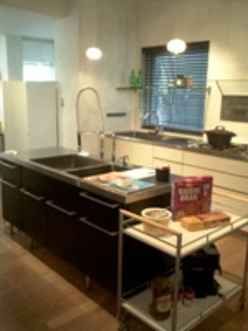 アイランドキッチンと壁付けキッチン