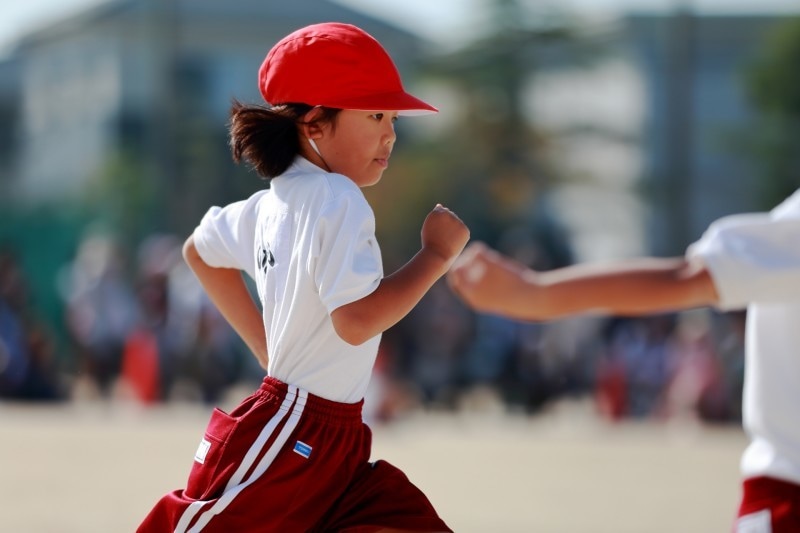 運動会のかけっこは、地道なトレーニングが成果につながる