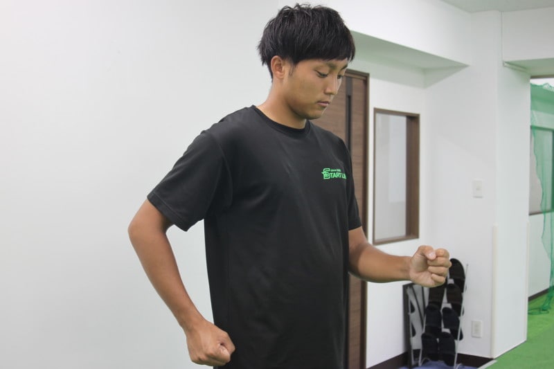 運動会のかけっこ練習・腕ふりの「手首はまっすぐ」を意識して