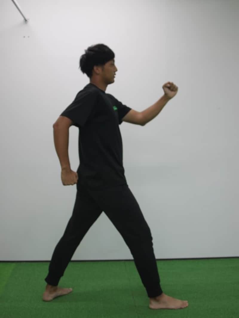 運動会のかけっこ練習・腕が上がりすぎるのもNG！