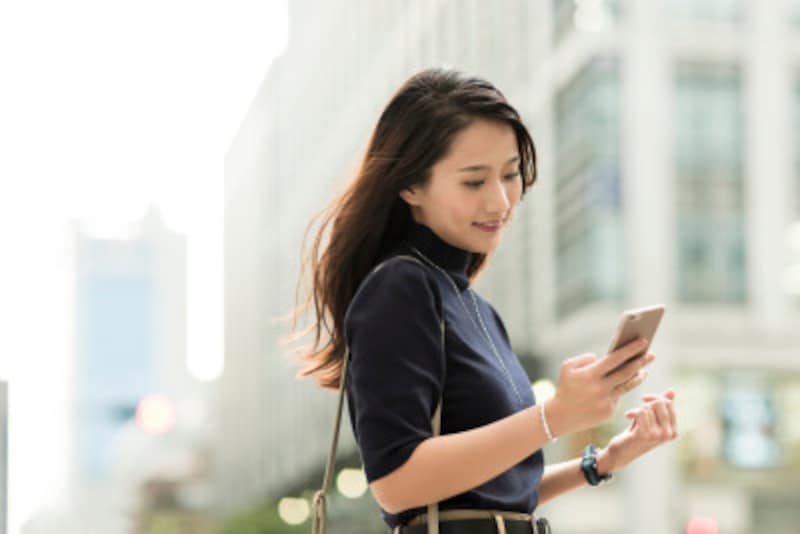 一人で背負い込まず、出来ないことは出来ないと助けを求められることもデキる女の条件です。