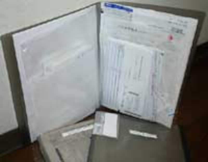 領収書をクリヤーブックで整理