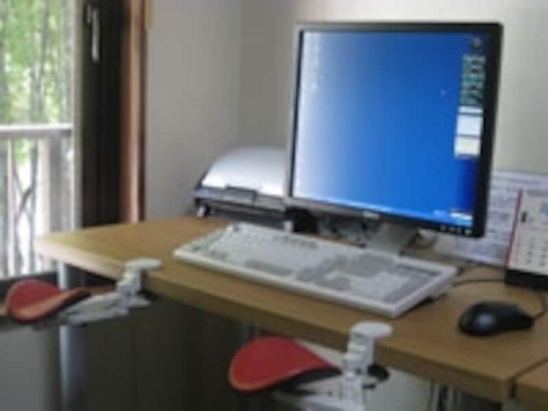 仕事場を拝見。専用アームが作業の効率をアップ