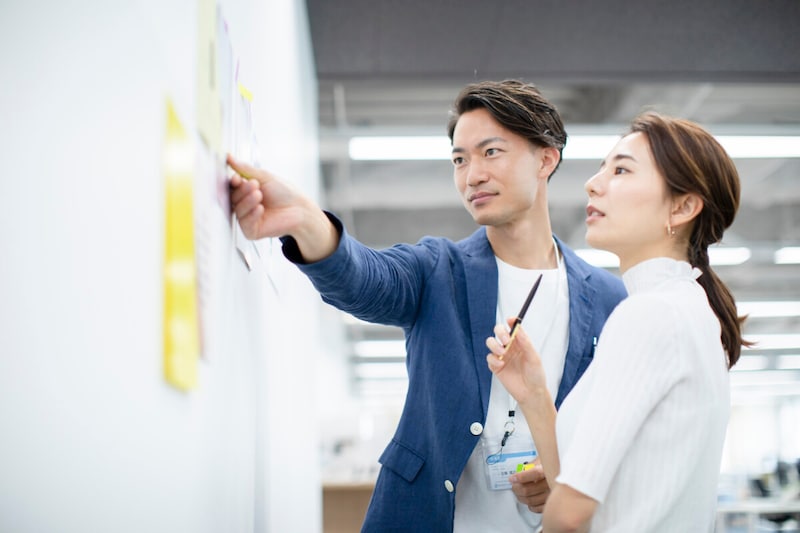 社会人が出会う相手の多様さは、学生とはケタ違い。学生時代から、様々な人と会っておこう