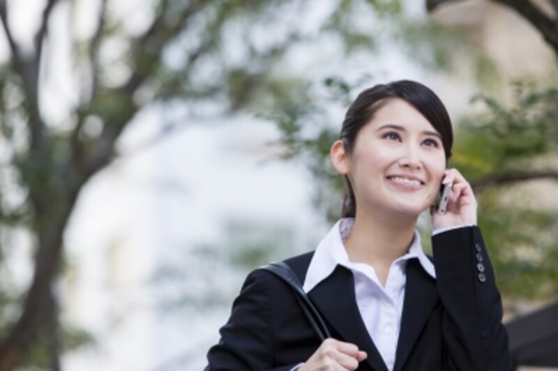 相手が不在ならすぐに電話を切らずに、相手が戻る時間を聴きつつ、要件のメモを残そう。そのメモが何枚も貯まることが、熱意の表現なのだ