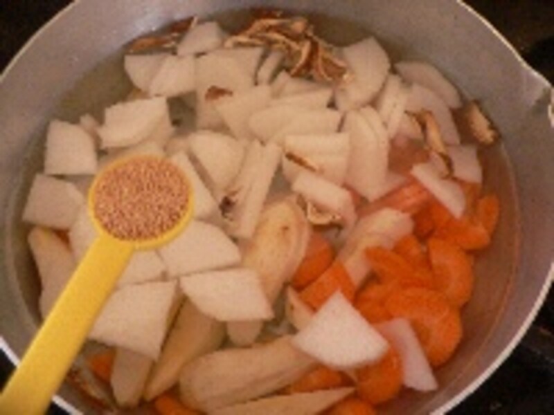 鮭のっぺい汁・手順３