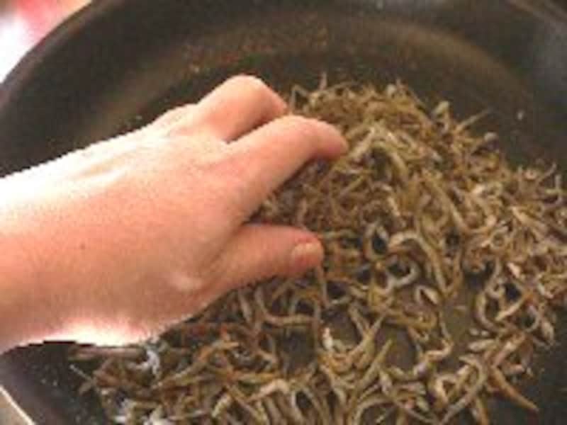 小女子とナッツの煎り煮・手順３