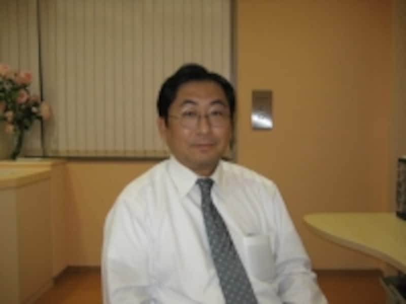 院長の杉先生。日本ではまだ珍しい不妊症専門のクリニックを開業されています