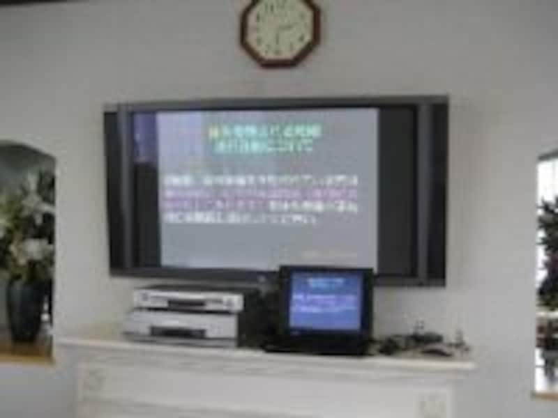 待合室にあるデジタルサイネージ（不妊情報末端）です