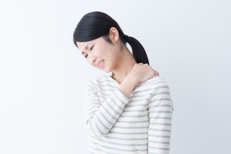 くび、肩まわり、腕などに痛みやしびれなどの不快な症状が生じる頚肩腕症候群