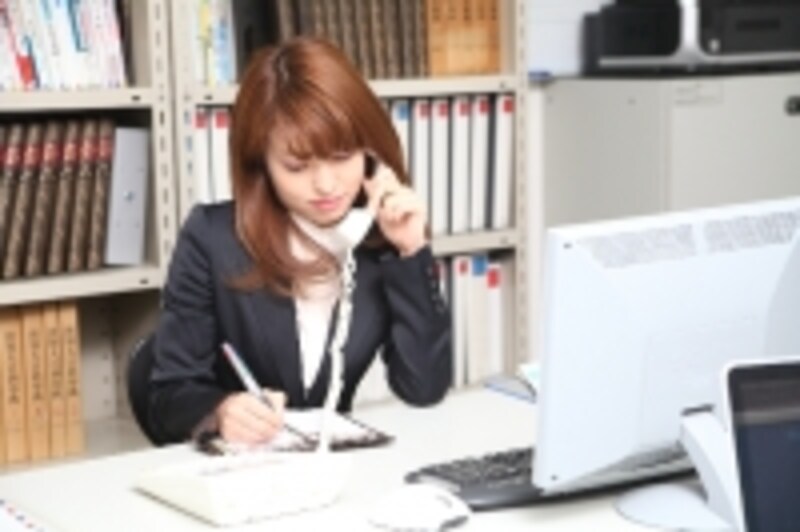 筆記など通常は簡単にできる動作でも手や腕に不快感を伴う場合があります