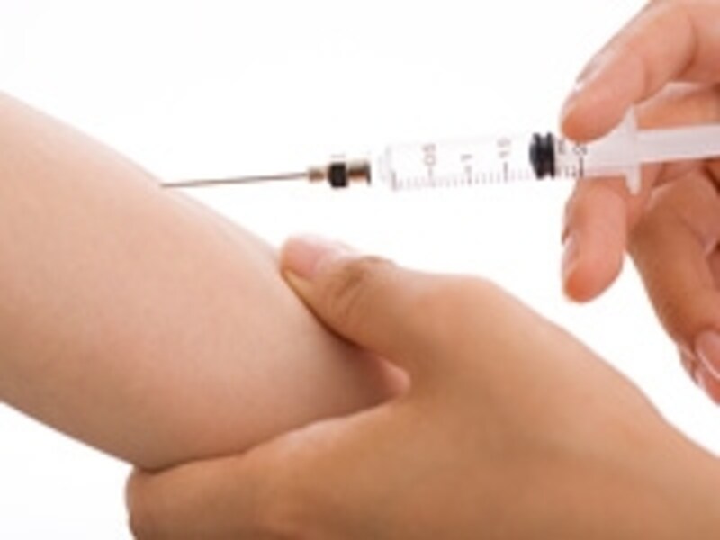 狂犬病リスクが高い地域に行く場合、事前のワクチン接種を。万一の場合は早急な応急措置と受診が最重要