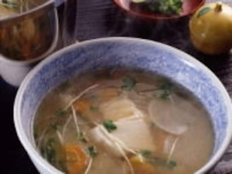 母乳不足の薬膳では、豚足や豚肉、魚では鯉やフナなどを使ったスープが伝統的