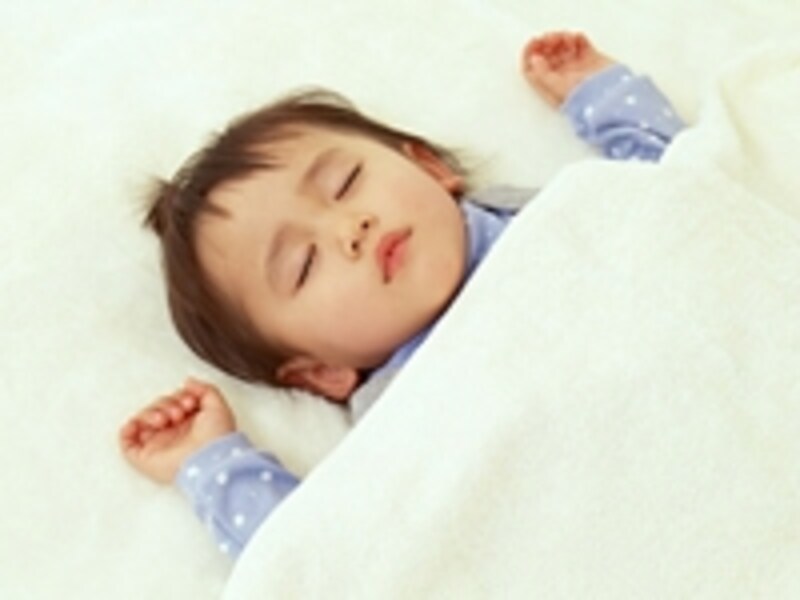 眠っている子ども