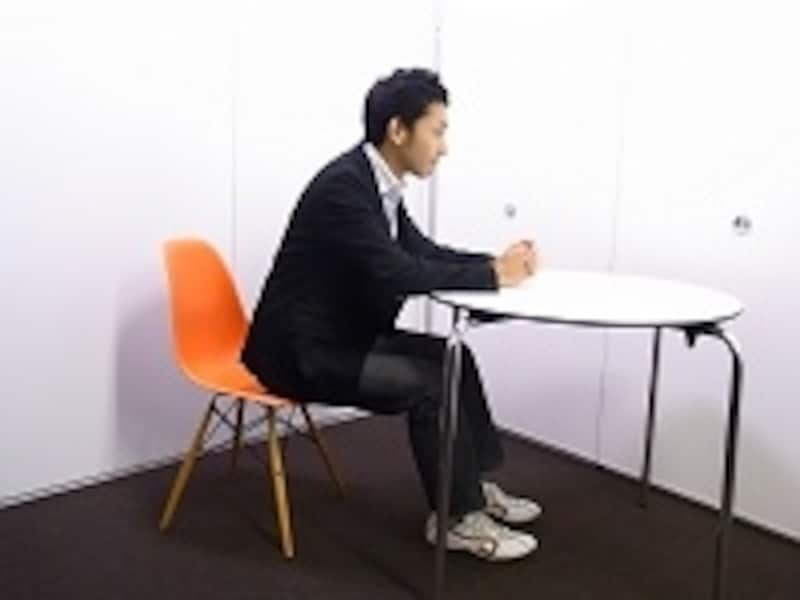 前のめりになる