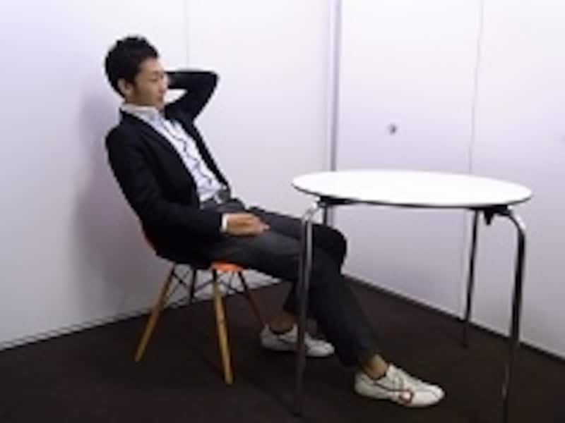 2 3 目指せ恋愛成就 姿勢でわかる彼の深層心理 姿勢 仕草 All About