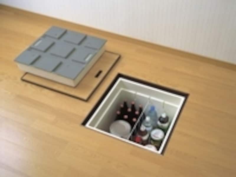 キッチンだけでなく、居室や子ども部屋にまで活用できる床収納。使う頻度の少ないモノを収納するスペースとして非常に有効です。(画像提供:大建工業株式会社)