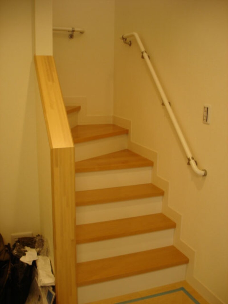 ユニバーサルデザインの階段