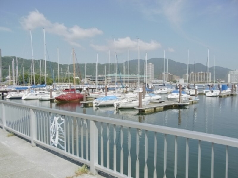 ヨット、マンション、琵琶湖
