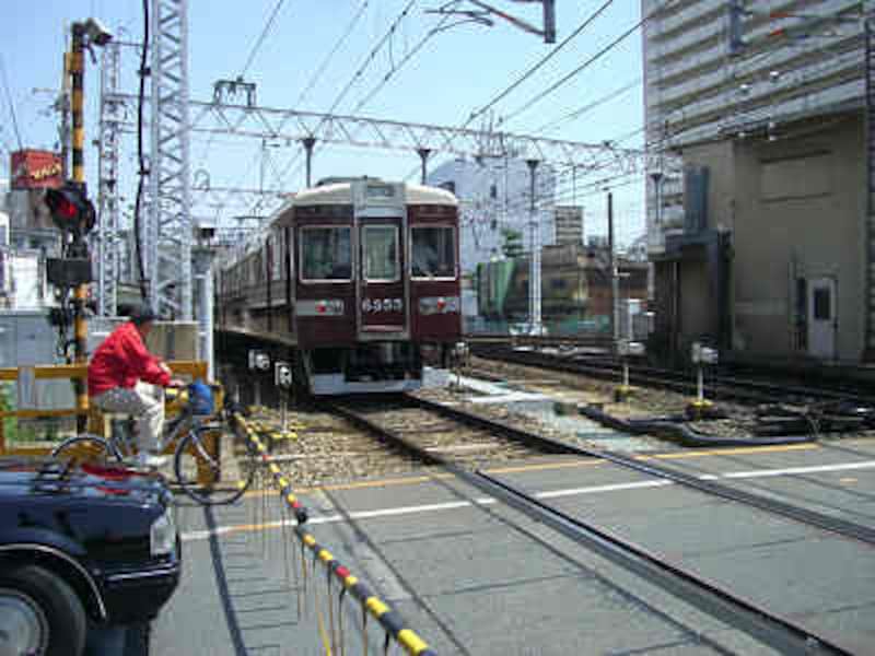 ターミナル駅 in 商店街〜阪急「淡路」駅