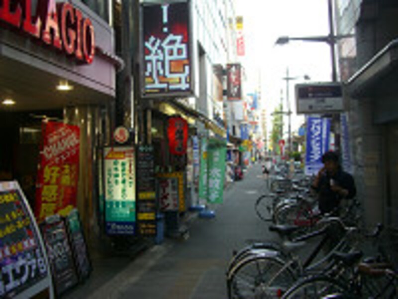 飲み屋も多い繁華街