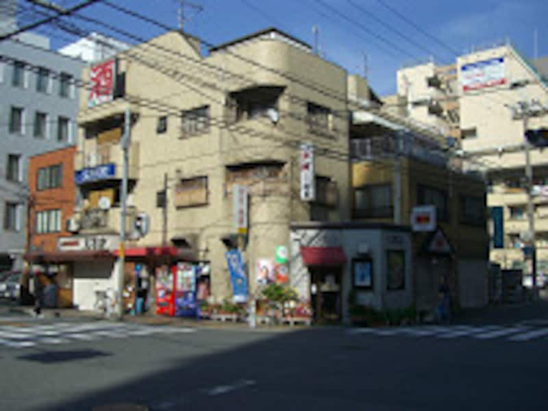 趣のある雑居ビル