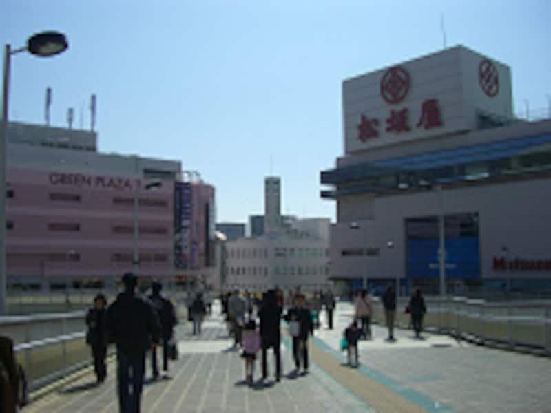 JR東海道線「高槻」駅前
