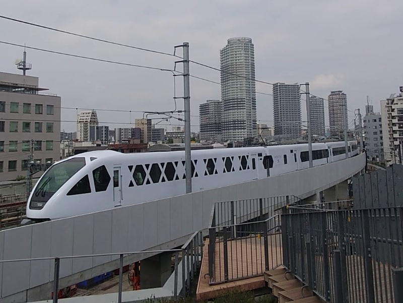 東武鉄道・特急「スペーシアＸ」