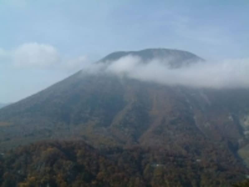 明智平展望台から眺める男体山