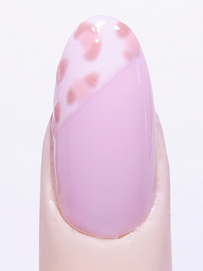 ジェルネイルで斜めフレンチのヒョウ柄デザインレシピ