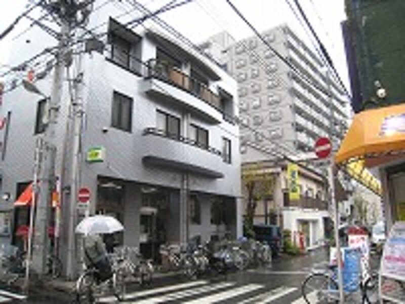 店舗と住宅が混在するエリア