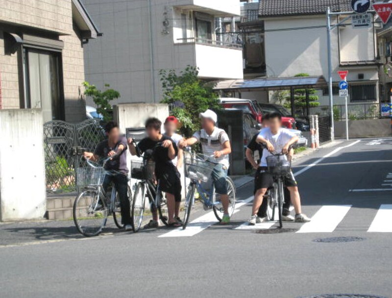 自転車の子どもたち