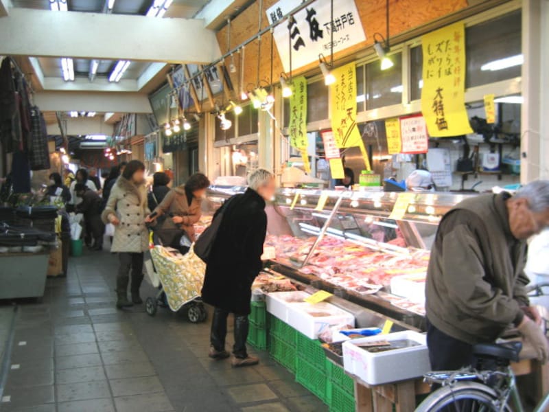 高井戸駅前市場内部