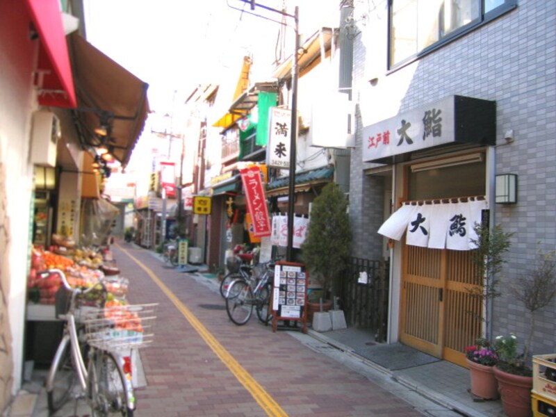 山下駅前の商店街
