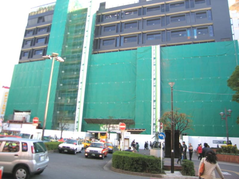 駅ビル建替え中