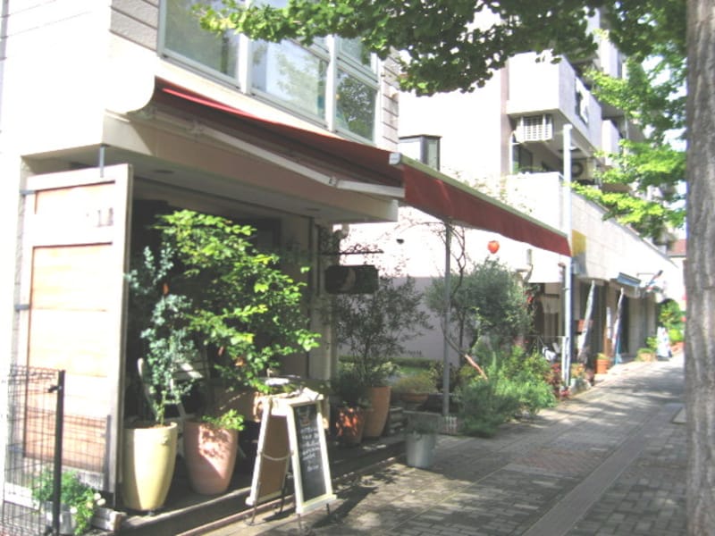 レストランなどがある一画